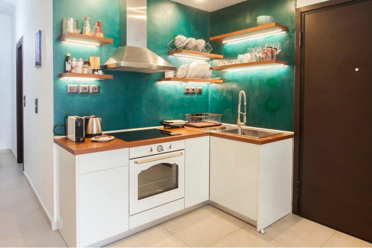 Beautiful Elegant Apartment Next To Monastiraki Athen Eksteriør billede