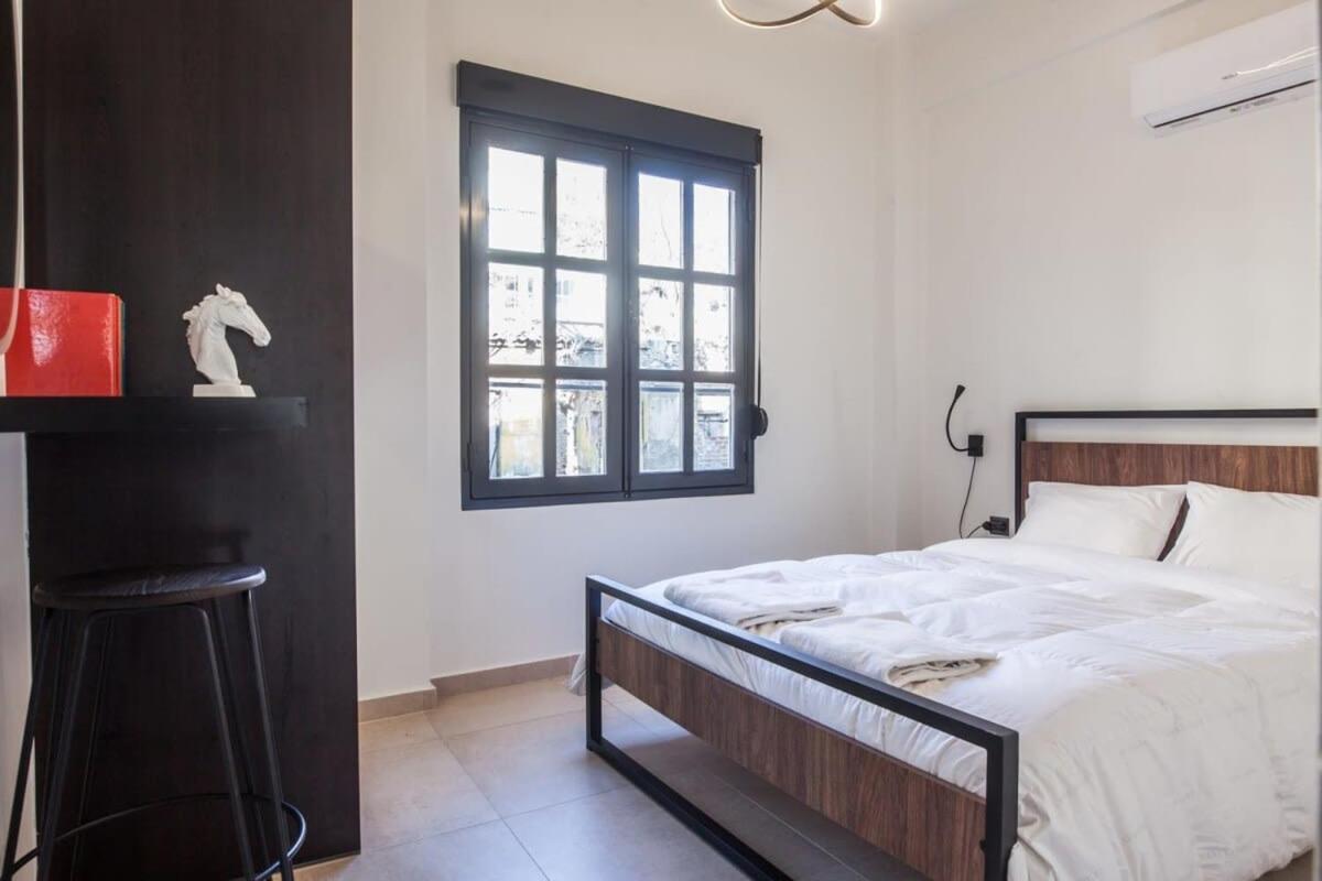 Beautiful Elegant Apartment Next To Monastiraki Athen Eksteriør billede