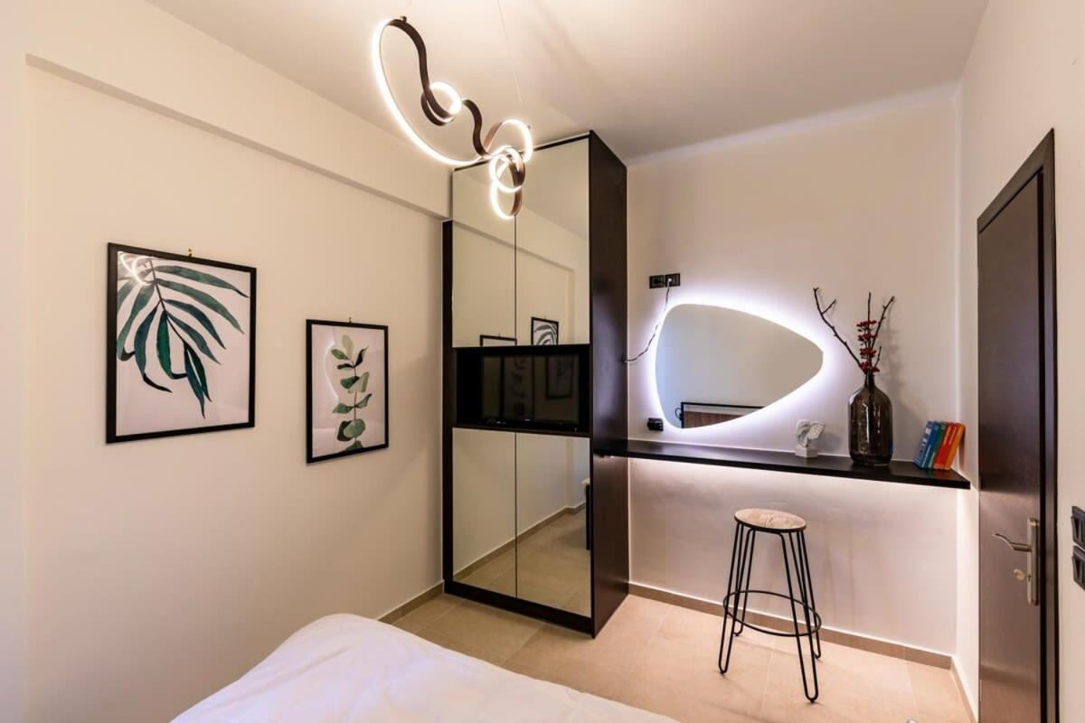 Beautiful Elegant Apartment Next To Monastiraki Athen Eksteriør billede