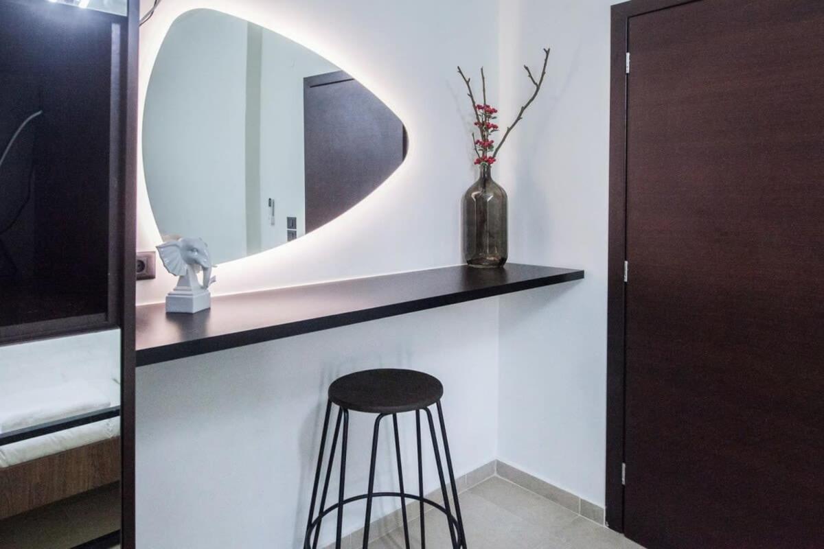 Beautiful Elegant Apartment Next To Monastiraki Athen Eksteriør billede