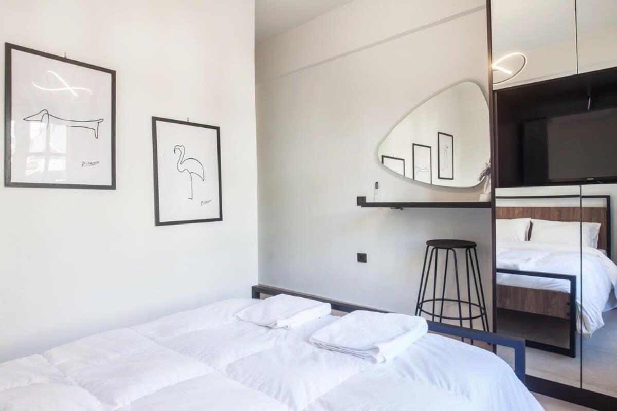 Beautiful Elegant Apartment Next To Monastiraki Athen Eksteriør billede