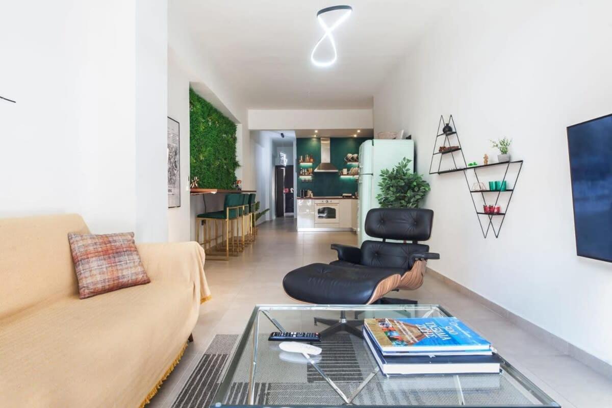 Beautiful Elegant Apartment Next To Monastiraki Athen Eksteriør billede