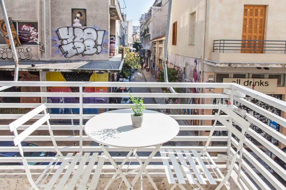 Beautiful Elegant Apartment Next To Monastiraki Athen Eksteriør billede