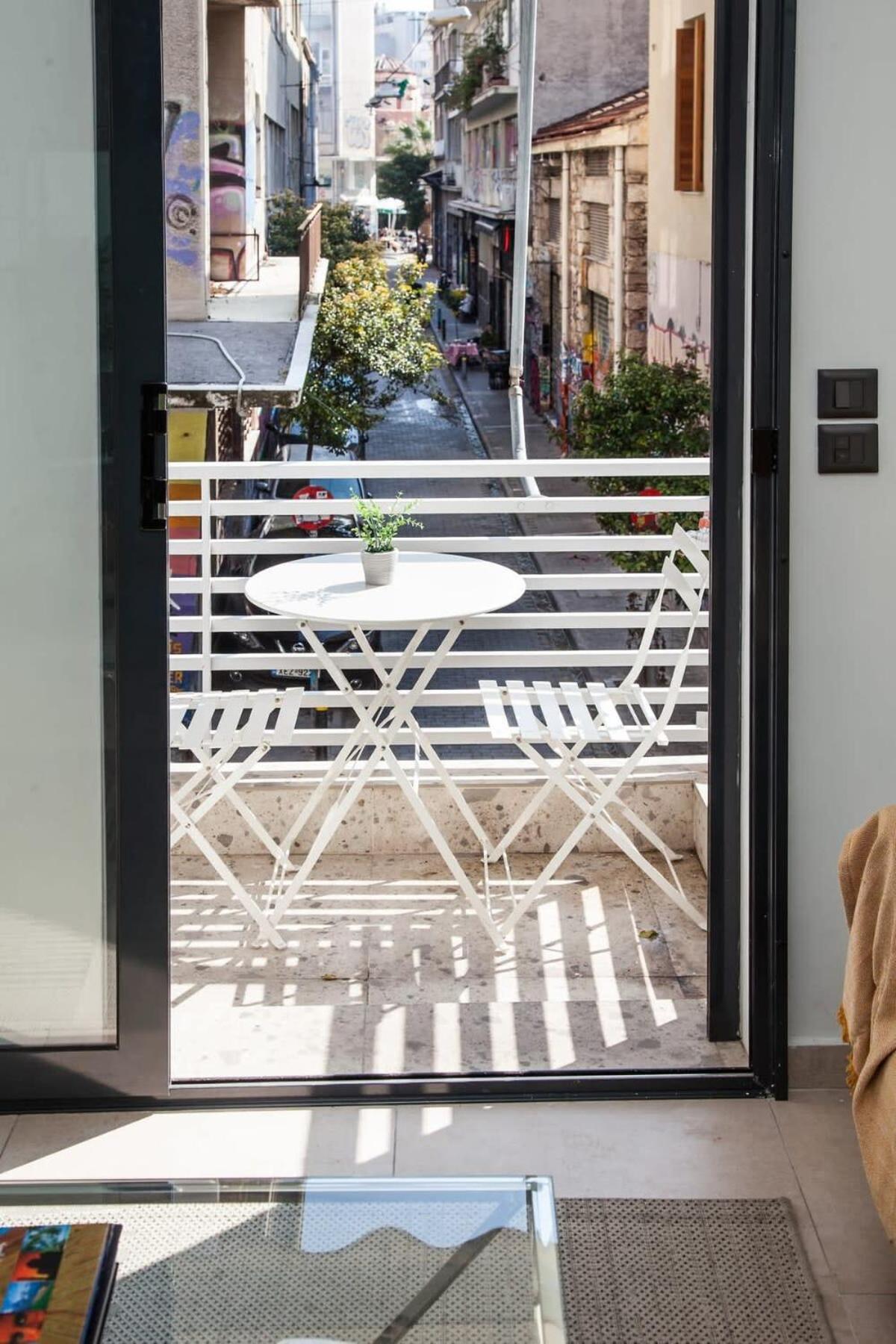Beautiful Elegant Apartment Next To Monastiraki Athen Eksteriør billede